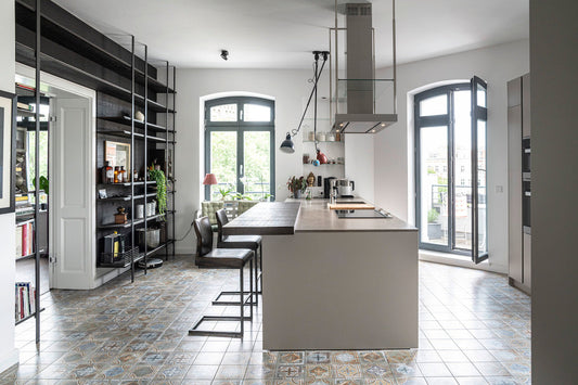 Modern Kitchen with cooking isle