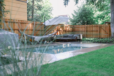 Elena - Pool