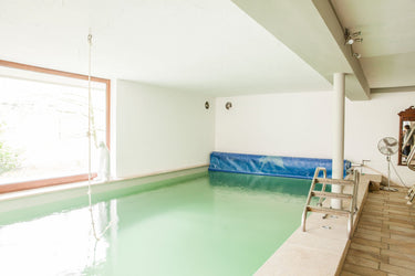 Bela - Schwimmbecken
