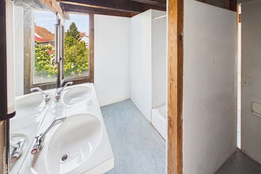 Vassily - Bathroom